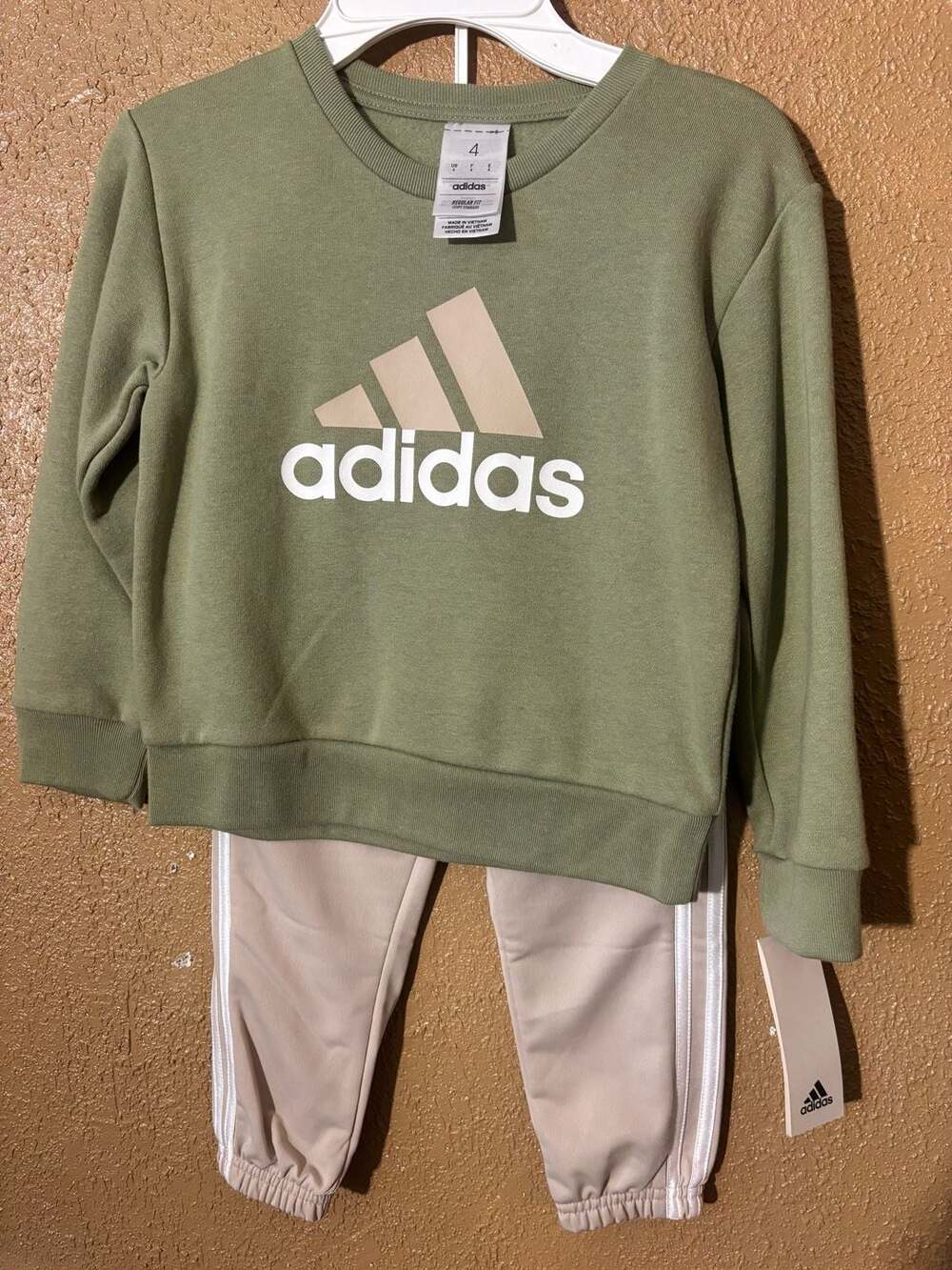 Adidas Kids 2-Piece Sweatshirt and Jogger Set M Green Size 4